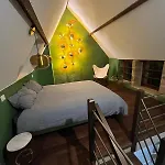 Casa de Férias The Combet Farm Exclusive Retreat In Lush Nature Le Bouyssou