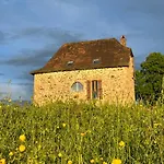 The Combet Farm Exclusive Retreat In Lush Nature