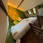 Casa de Férias The Combet Farm Exclusive Retreat In Lush Nature Le Bouyssou