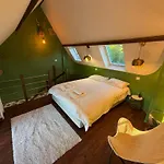 Casa de Férias The Combet Farm Exclusive Retreat In Lush Nature