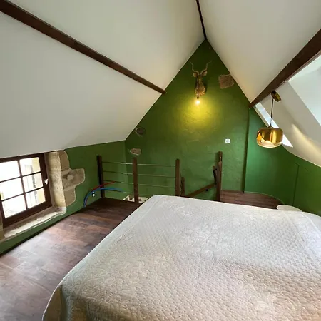 The Combet Farm Exclusive Retreat In Lush Nature *